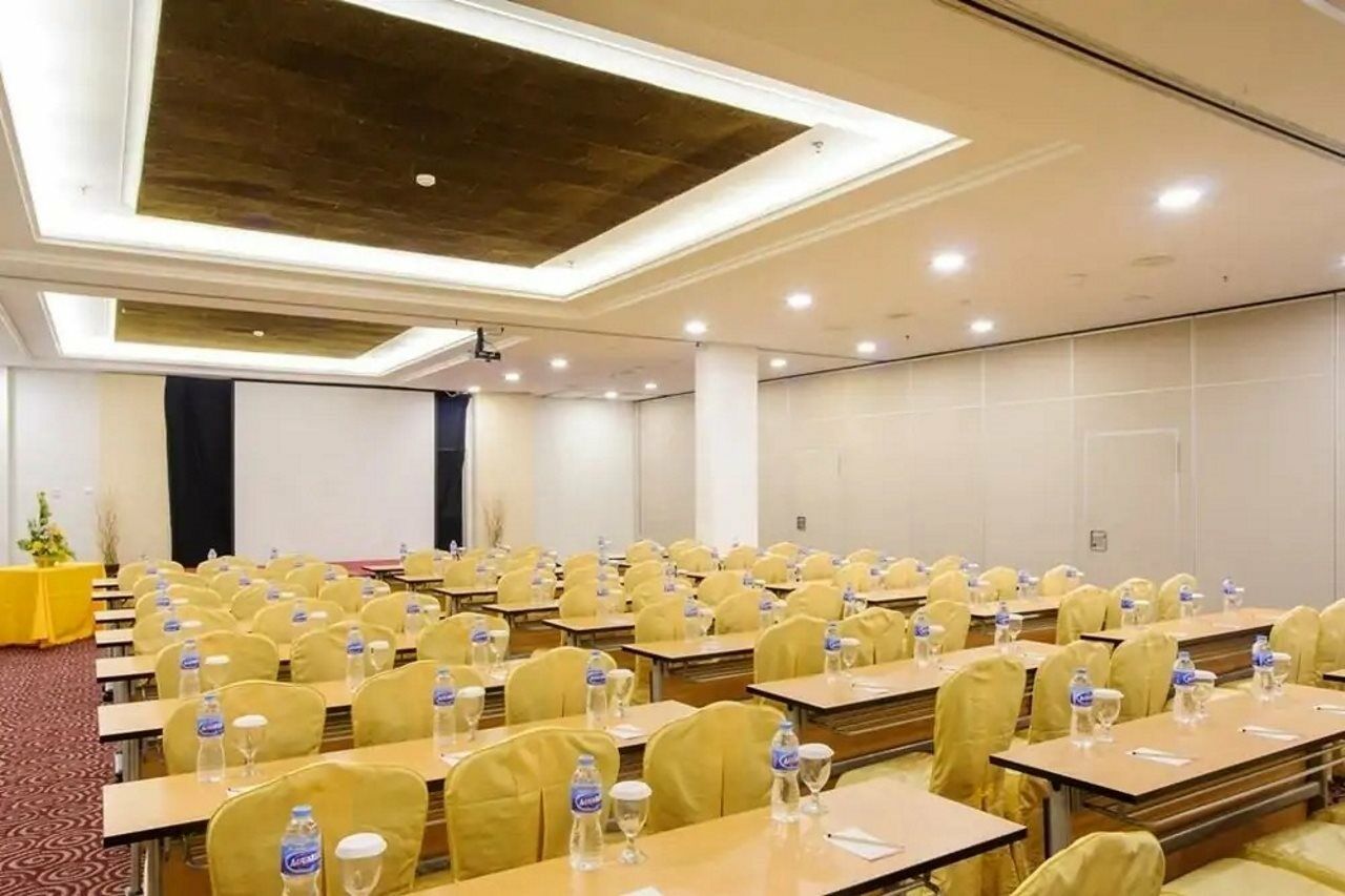 @hom By Horison Group